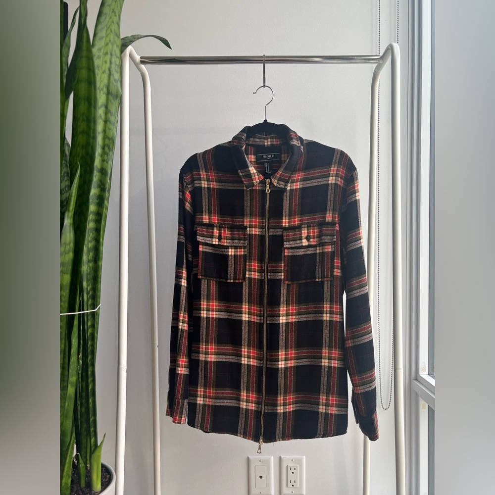 FOREVER 21 | Men's Flannel with Zip Front and Pockets M